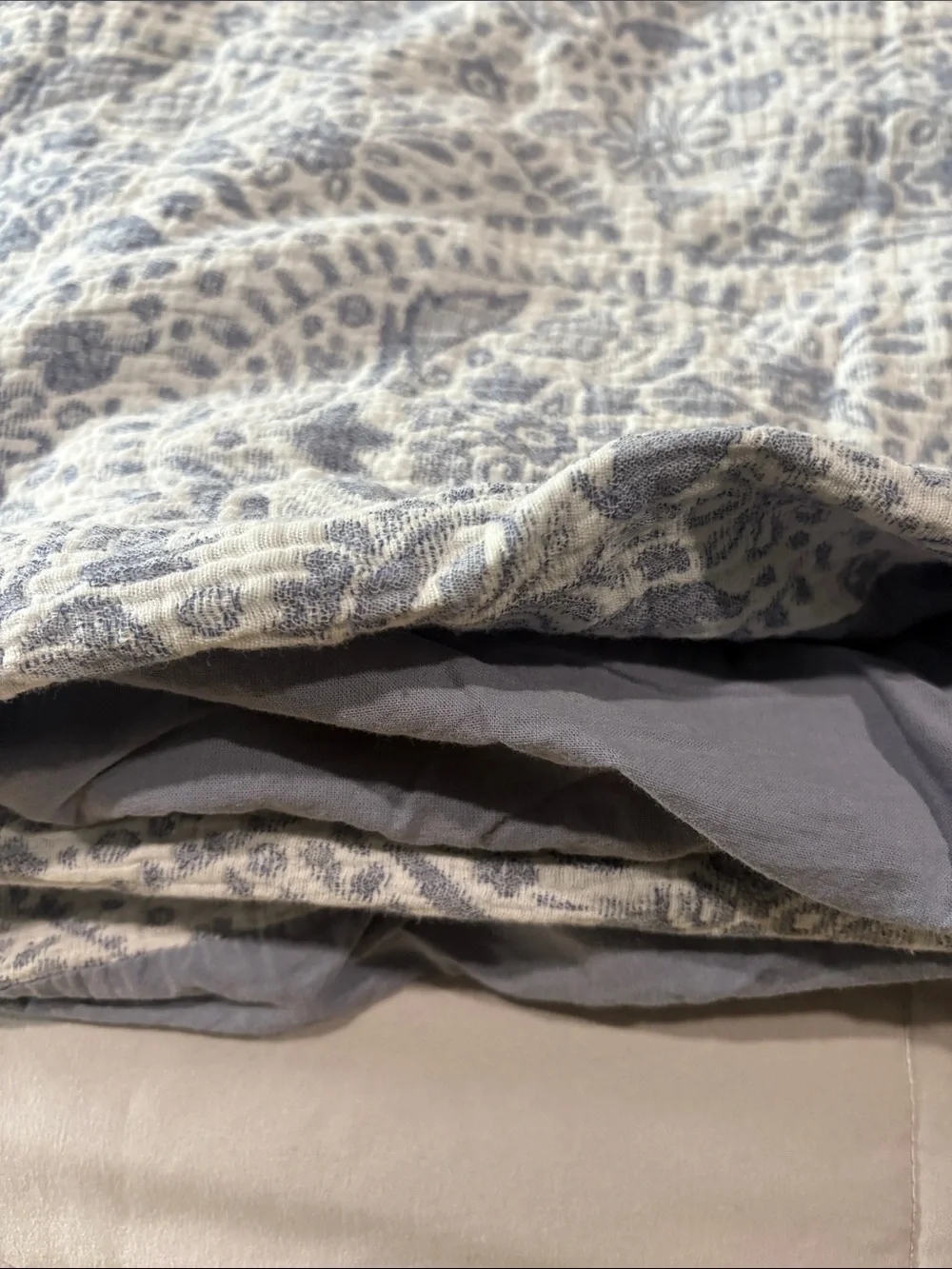 Tahari elegant paisley